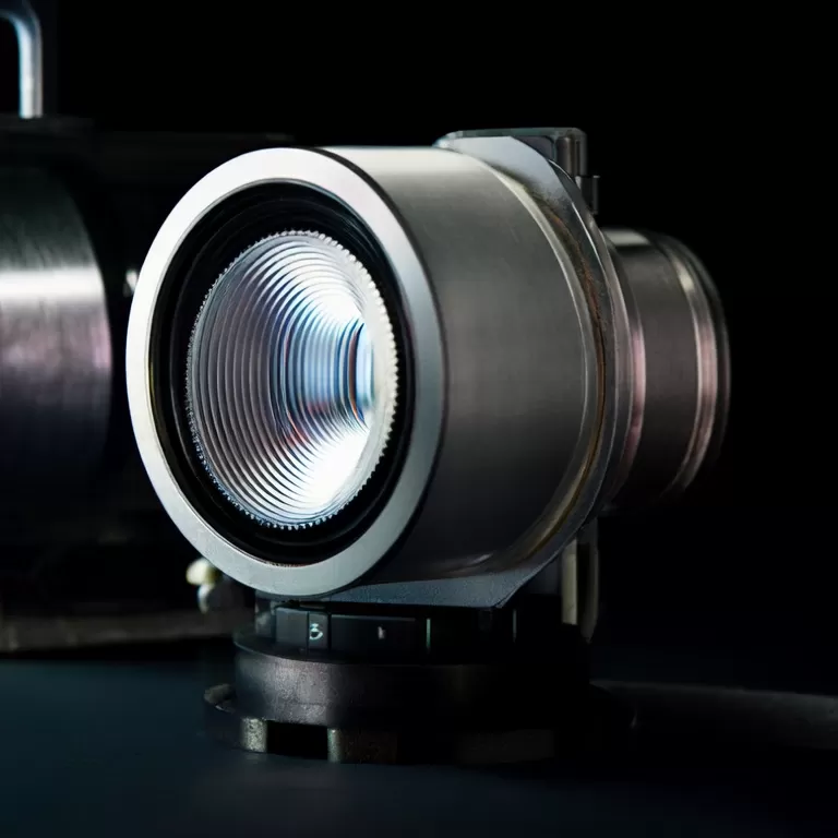 How to minimize stray light and ghosting in IR setups