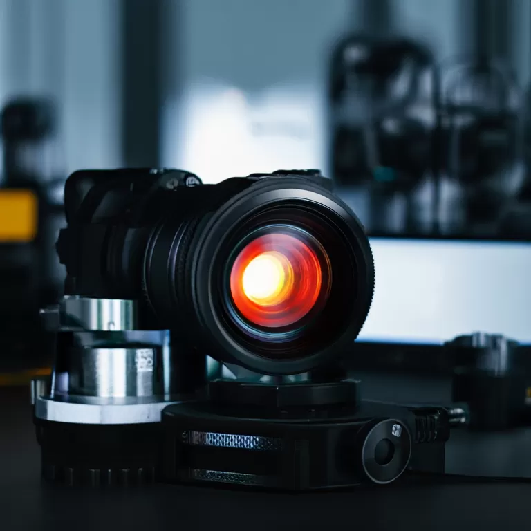 How to reduce weight without losing performance in IR optics